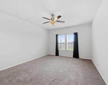 10402 Matterhorn Drive - Photo Thumbnail 16