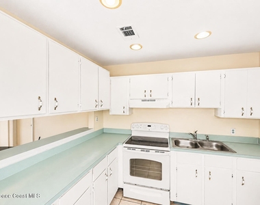 1202 Linmoor Circle Ne - Photo Thumbnail 3