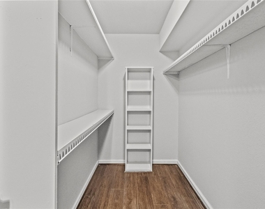 4627 Wild Indigo Street - Photo Thumbnail 8