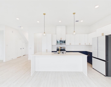 9609 Valeca Drive - Photo Thumbnail 7