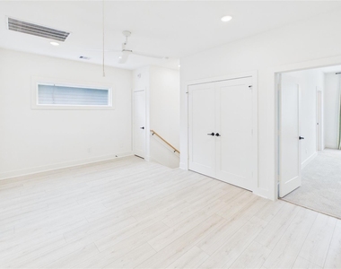 9609 Valeca Drive - Photo Thumbnail 14