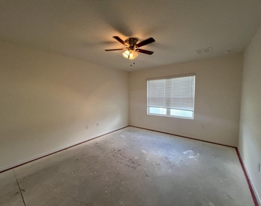 1110 Newton Circle - Photo Thumbnail 8
