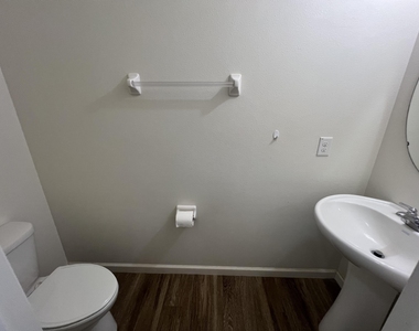 1110 Newton Circle - Photo Thumbnail 7