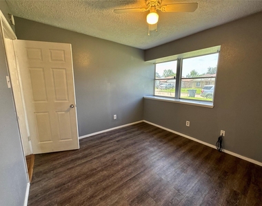 4206 Sequoia Street - Photo Thumbnail 14