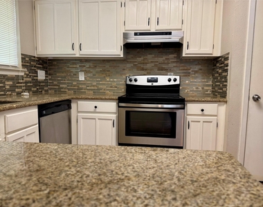 4206 Sequoia Street - Photo Thumbnail 7