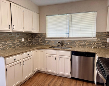 4206 Sequoia Street - Photo Thumbnail 6