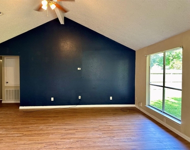 4206 Sequoia Street - Photo Thumbnail 3