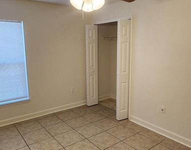3133 Cauthen Creek Drive - Photo Thumbnail 3