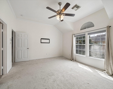 834 Cohn Street - Photo Thumbnail 5