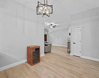 11318 Twain Drive - Photo Thumbnail 10