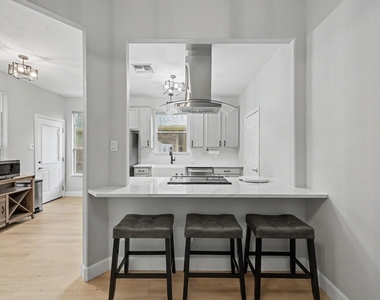 11318 Twain Drive - Photo Thumbnail 5