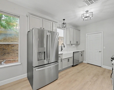 11318 Twain Drive - Photo Thumbnail 6