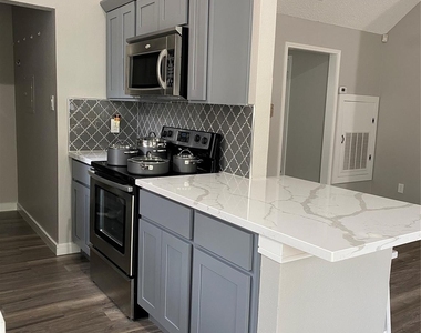 2300 Old Spanish Trail - Photo Thumbnail 16