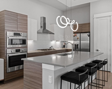 1617 Wheeler Street - Photo Thumbnail 4