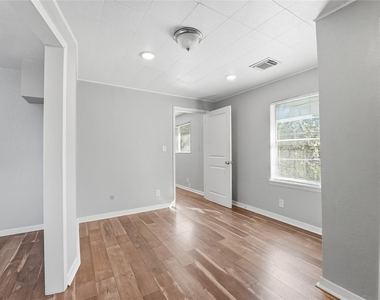 6526 Linden Street - Photo Thumbnail 7