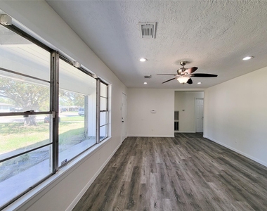 1311 Jefferson - Photo Thumbnail 8