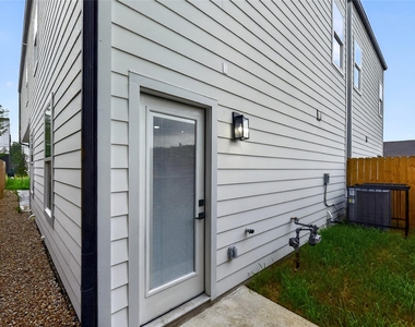 3537 Amos Street - Photo Thumbnail 31