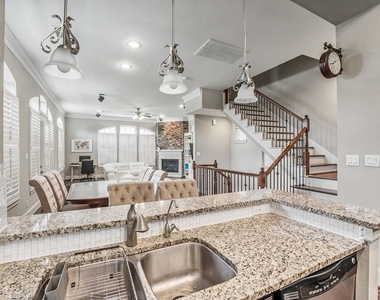 1611 W 23rd Street - Photo Thumbnail 11
