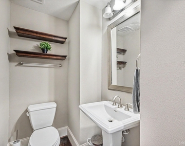 1611 W 23rd Street - Photo Thumbnail 10