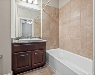 1611 W 23rd Street - Photo Thumbnail 25