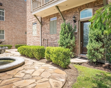 1611 W 23rd Street - Photo Thumbnail 4