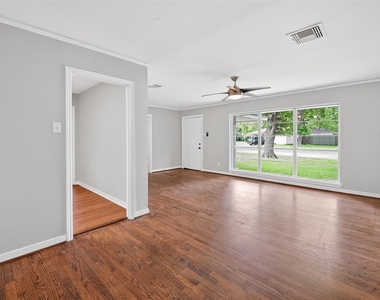 4106 Woodshire Street - Photo Thumbnail 7