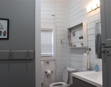 4214 Reeves Drive - Photo Thumbnail 5