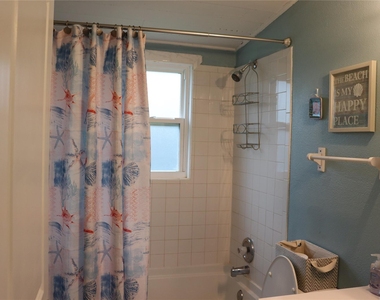 4214 Reeves Drive - Photo Thumbnail 8