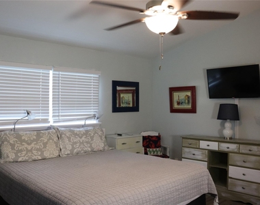 4214 Reeves Drive - Photo Thumbnail 3
