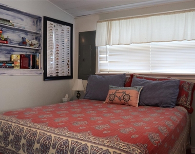 4214 Reeves Drive - Photo Thumbnail 7