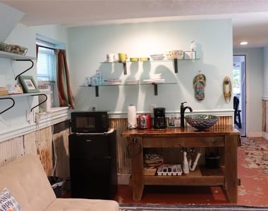 4214 Reeves Drive - Photo Thumbnail 11