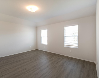 4939 Banyan Tree Trail - Photo Thumbnail 11