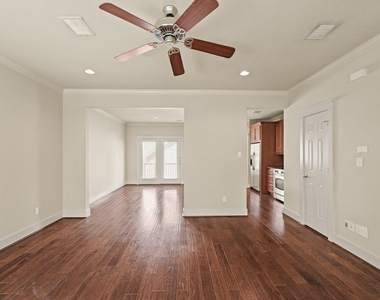 1053 W 16th Street - Photo Thumbnail 8