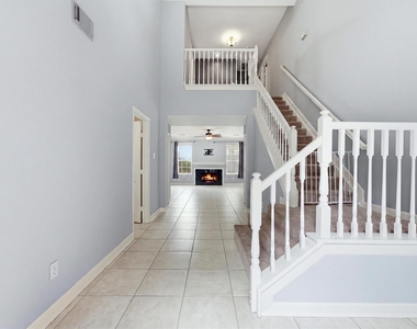 818 Heather Park Court - Photo Thumbnail 3
