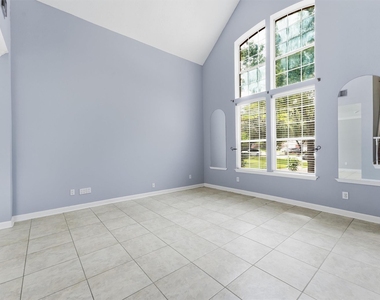 818 Heather Park Court - Photo Thumbnail 4