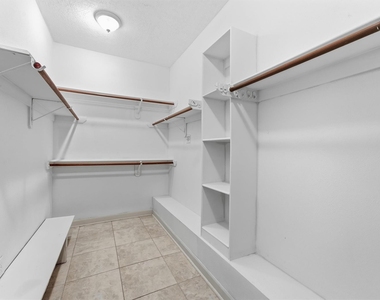 818 Heather Park Court - Photo Thumbnail 18