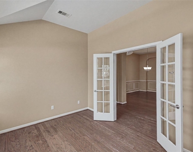 10906 Angel Lake Drive - Photo Thumbnail 8