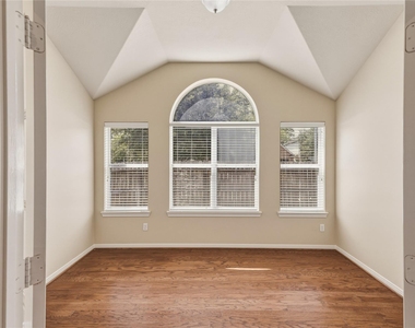 10906 Angel Lake Drive - Photo Thumbnail 7