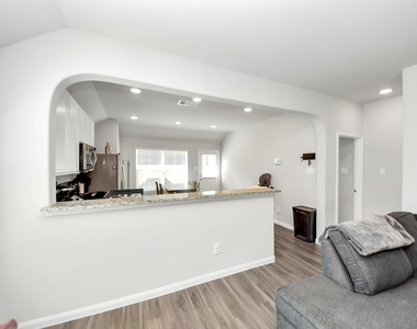 3702 Cub Drive - Photo Thumbnail 7
