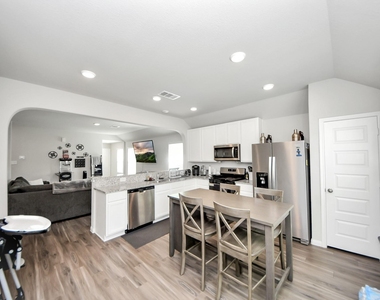 3702 Cub Drive - Photo Thumbnail 14