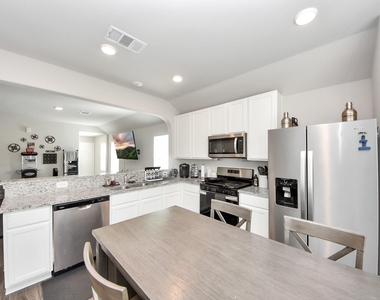 3702 Cub Drive - Photo Thumbnail 10