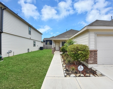 3702 Cub Drive - Photo Thumbnail 4