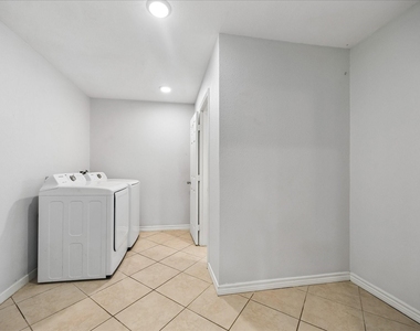 4702 Holly Street - Photo Thumbnail 13