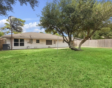 4702 Holly Street - Photo Thumbnail 4