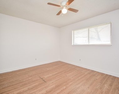 4906 E Orem Drive - Photo Thumbnail 3