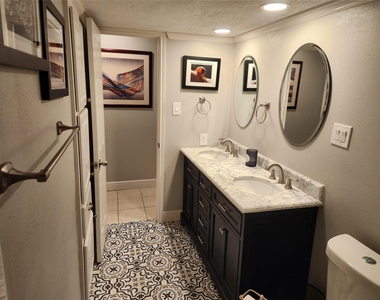 12600 Melville Drive - Photo Thumbnail 15