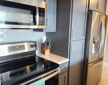 12600 Melville Drive - Photo Thumbnail 7