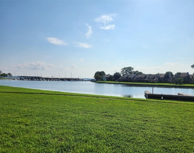 12600 Melville Drive - Photo Thumbnail 3