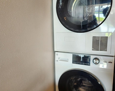 12600 Melville Drive - Photo Thumbnail 9