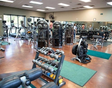 12600 Melville Drive - Photo Thumbnail 16